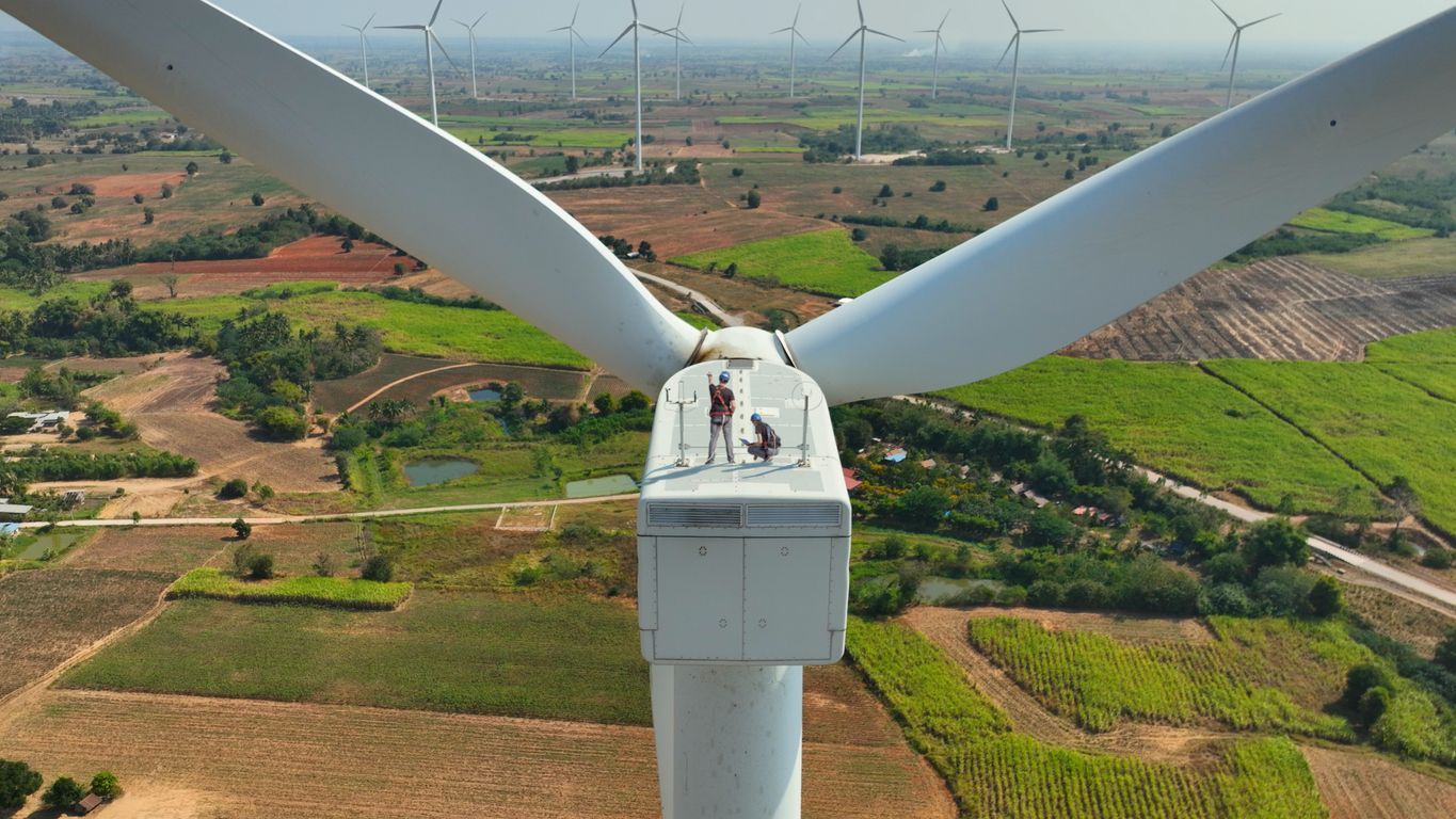 Top 10 Renewable Energy Jobs in 2025 thumbnail image